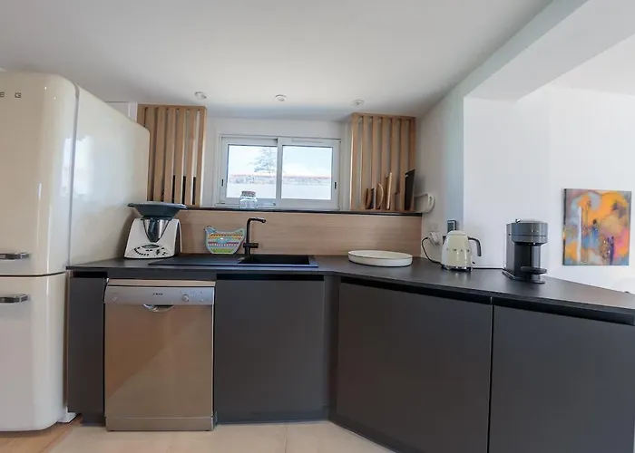 505 Plume - Close To Pool Villa